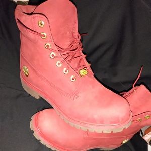 Brand new TIMBERLANDS SIZE 9.5 WITH BOX AND PAPERWORK